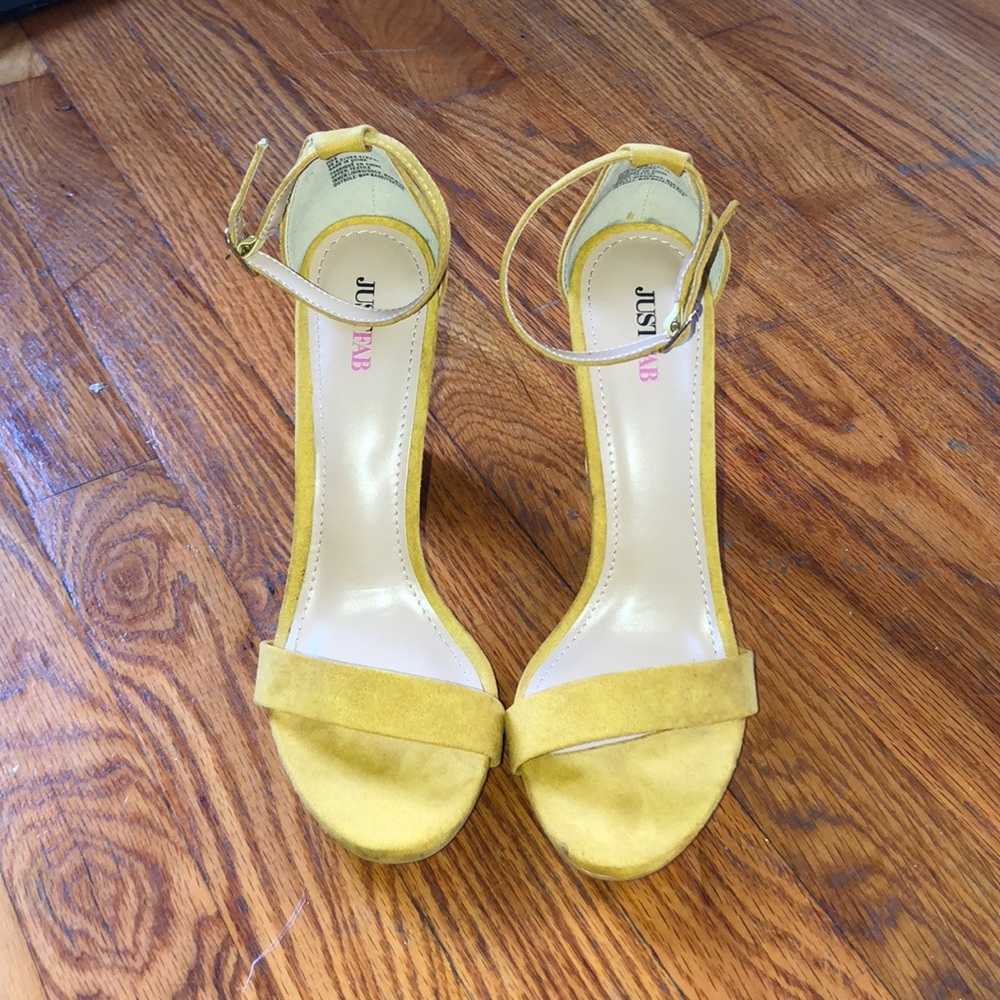 MUSTARD HEELS